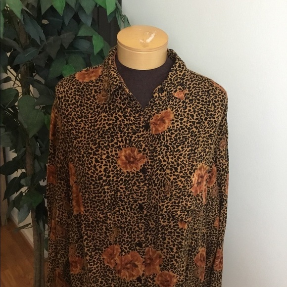 Next Move L floral cheetah print Blouse - Picture 2 of 16
